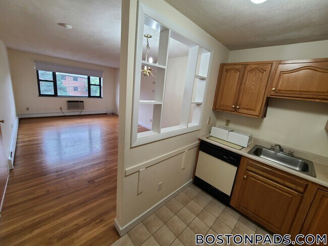 Building Photo - 266 Grove St