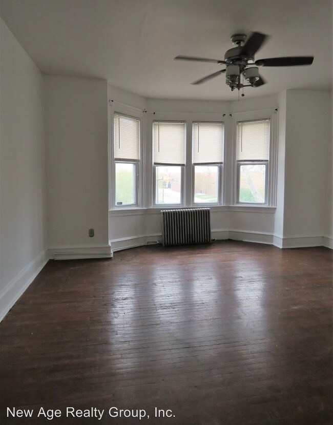 Building Photo - 4934 Chestnut St