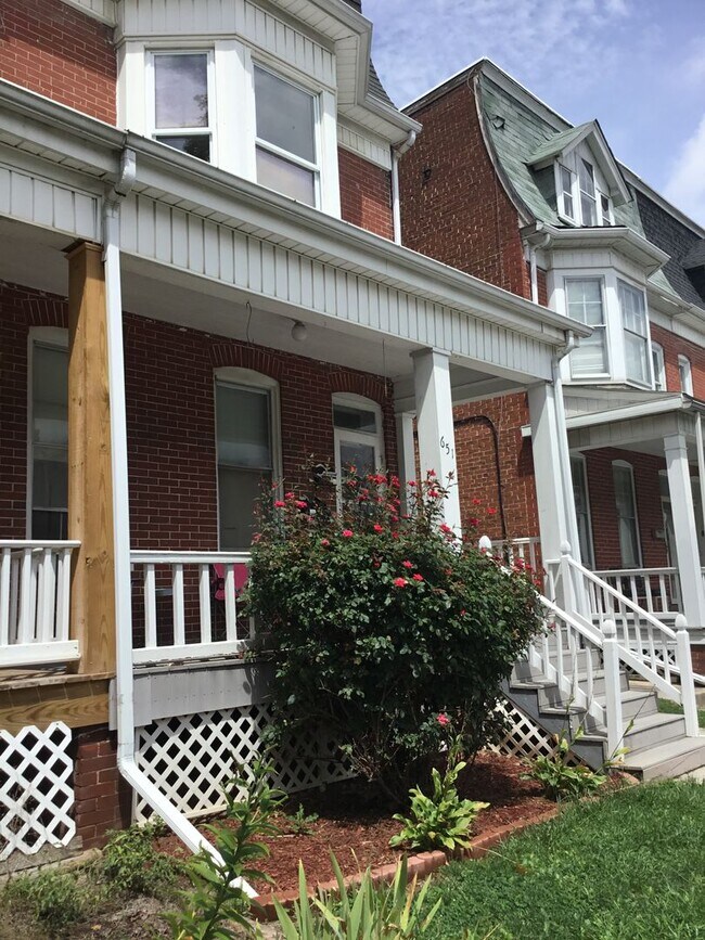 Building Photo - 651 Pennsylvania Ave
