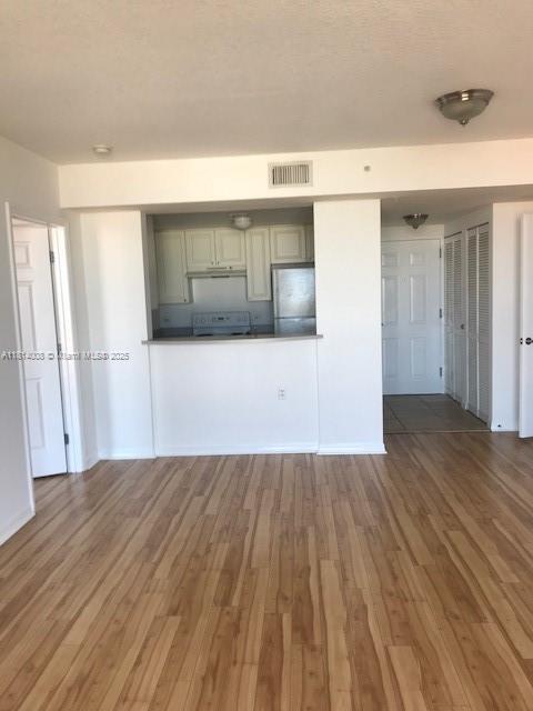 Foto del edificio - 900 SW 8th St