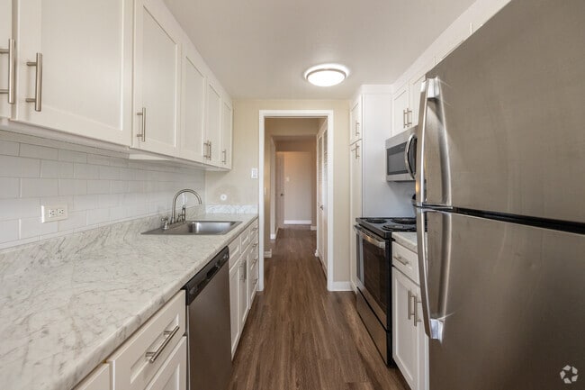 1BR, 1BA + Study - 1387SF - Kitchen - High Country House Apartments
