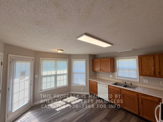Building Photo - 95 Suncrest Terrace NW