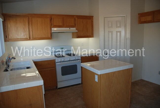 Building Photo - 83134 Long Cove Dr