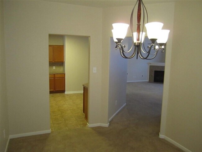 Foto del edificio - 4723 Blue Spruce Hill St