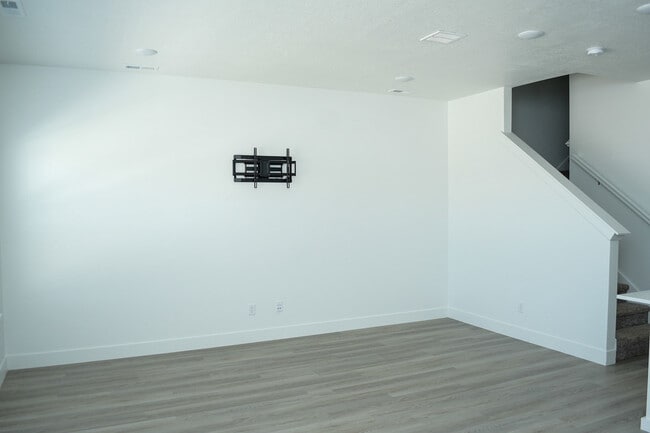 Building Photo - 952 N 920 W