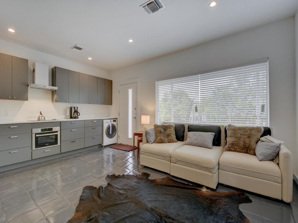 Foto principal - 1200 Enfield Rd