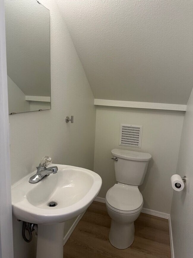 Foto del edificio - Renovated 3 Bed 2.5 Bath Home in South Park