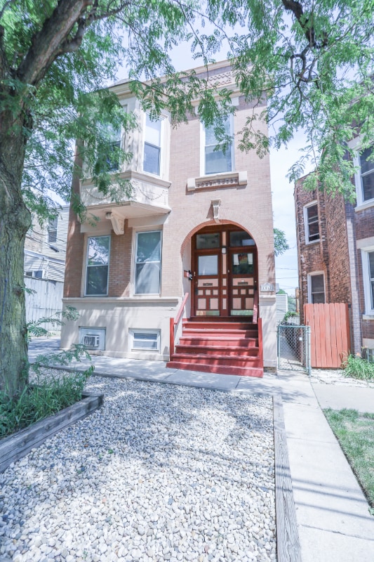 Photo - 1042 W Grace St Apartment