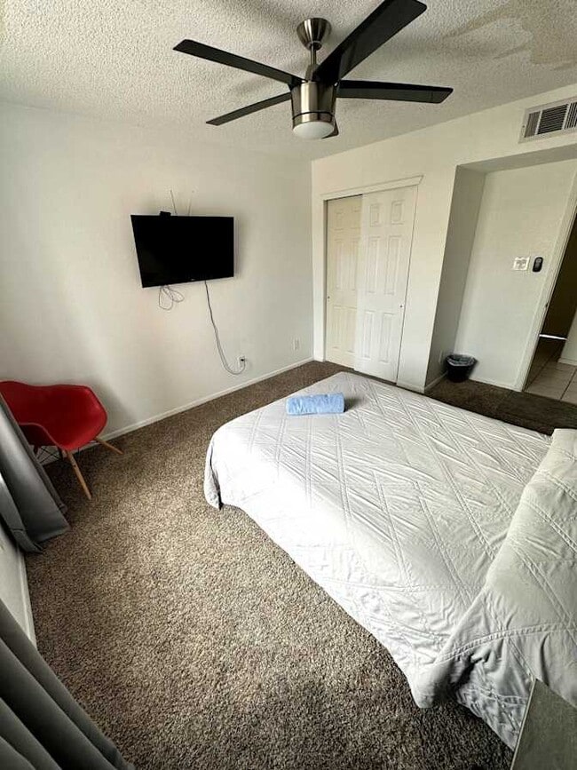 Foto del edificio - 1313 Michelangelo Dr