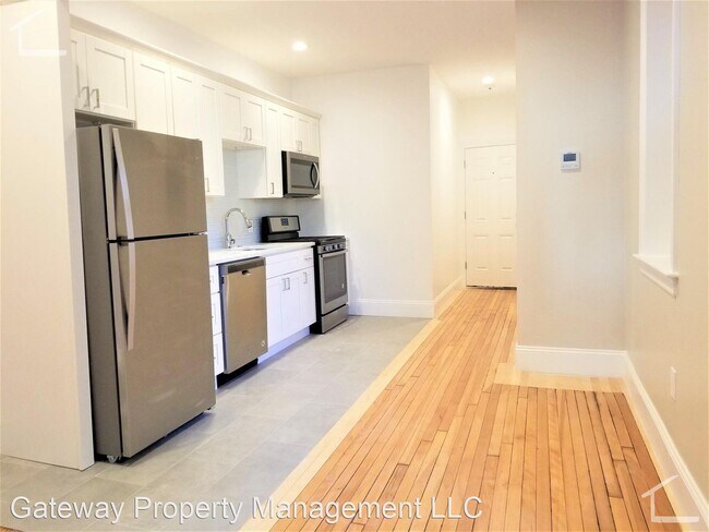 Building Photo - 1 br, 1 bath House - 8 Gardner St #4