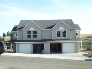 Building Photo - 272 Sanna Ct