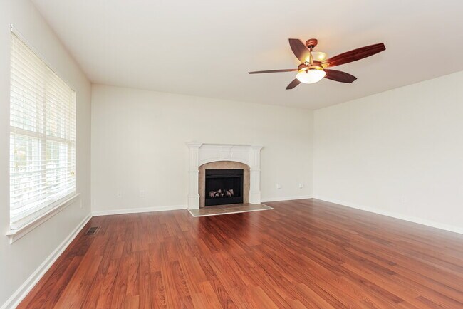 Foto del edificio - 5019 Conquer Dr