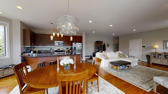 Building Photo - 1500 W Huron St