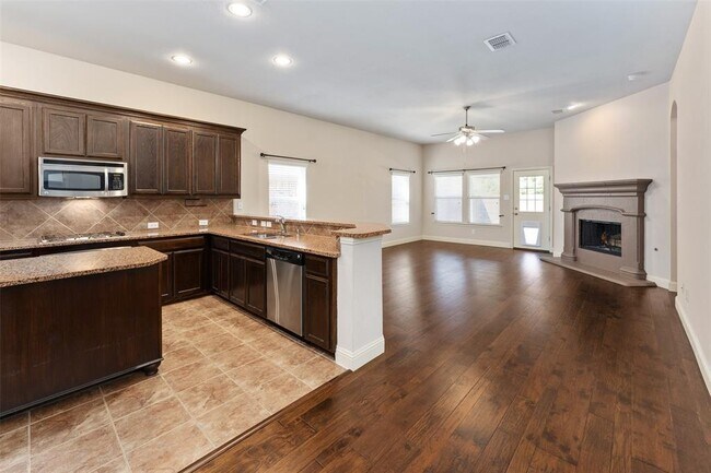 Building Photo - 412 Highland Ridge Dr