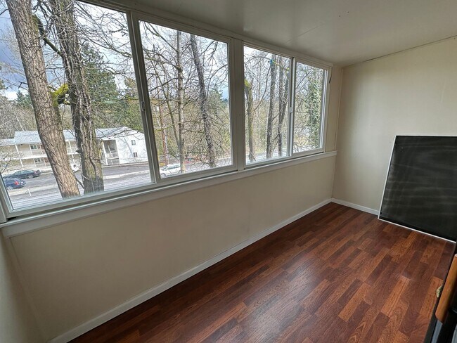 Foto del edificio - 5238 SW 42nd Avenue ~ MOVE IN SPECIAL! 1/2...