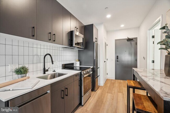 Foto del edificio - 1108 N Front St