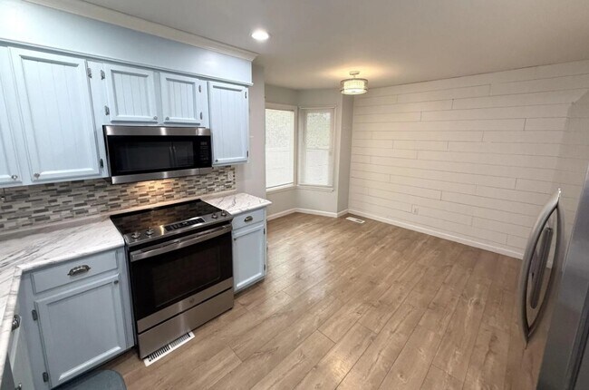 Foto del edificio - 7 Hickory Ln