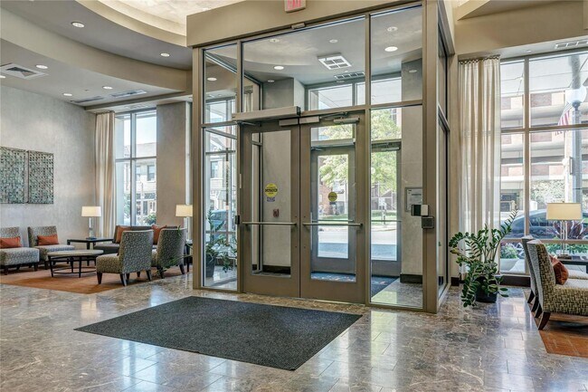 Foto del edificio - 4909 Laclede Ave