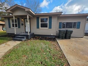 Building Photo - 1626 Davis St