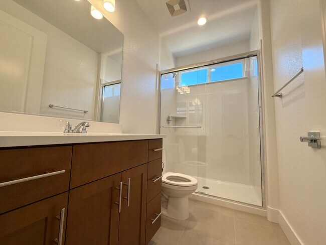 Foto del edificio - BRAND NEW 4 Bed 3 Bath Martinez Home - Own...