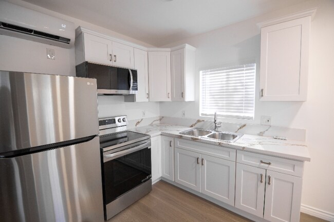 Building Photo - 1603 La Golondrina Ave
