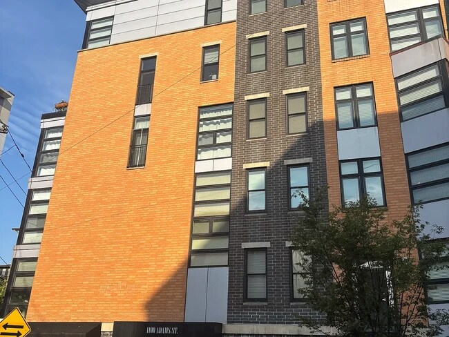 Foto del edificio - 1100 Adams St