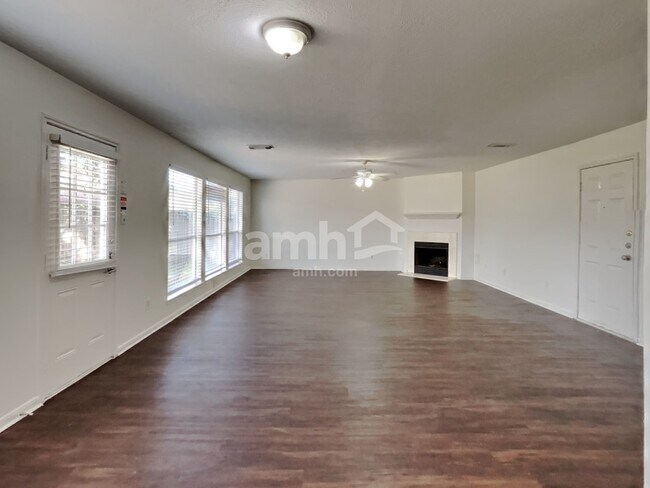 Building Photo - 622 Oak Hill Dr