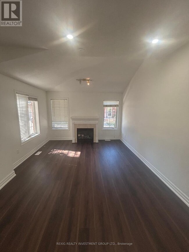 Building Photo - 100-100 Beddoe Dr