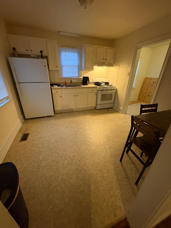 Building Photo - 1837 Oakland St