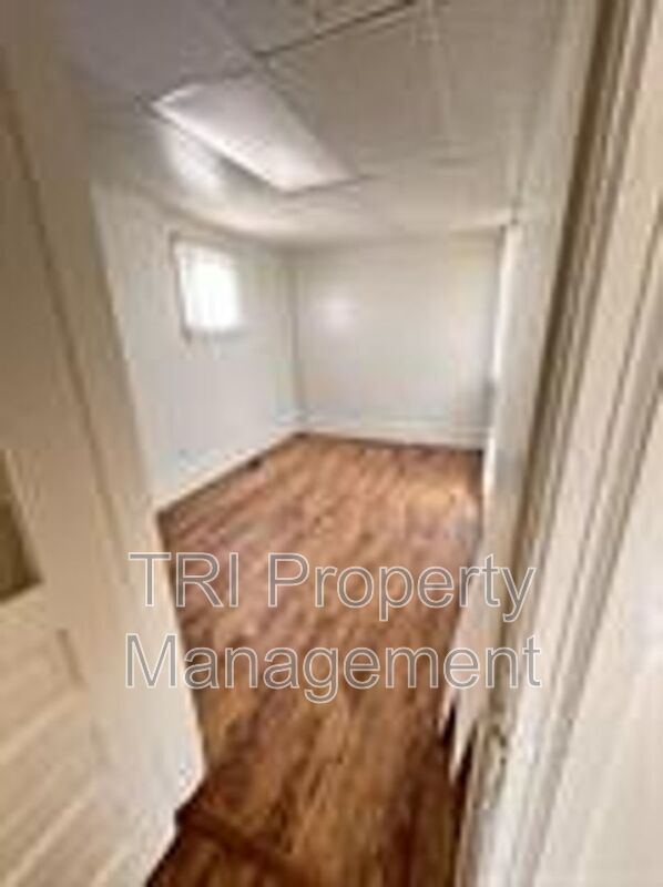 Building Photo - 1227 12th Ave
