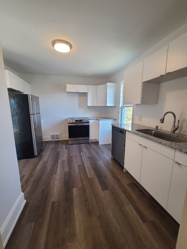 Foto del edificio - 1017 E Main St