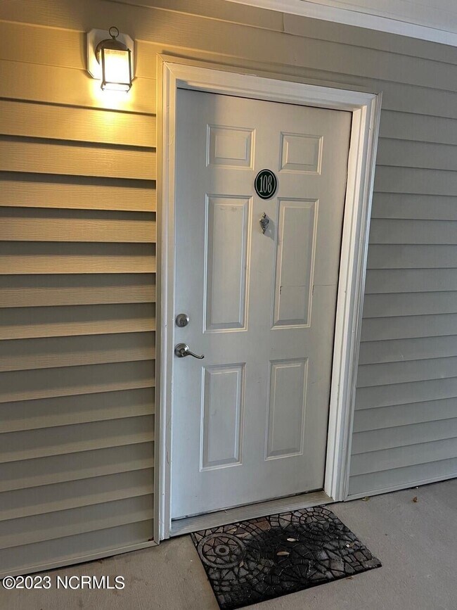 Foto del edificio - 2820 Bloomfield Ln