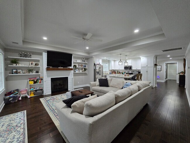 Foto del edificio - Beach Forest Subdivision 4 Bedrooms/2 Bath...