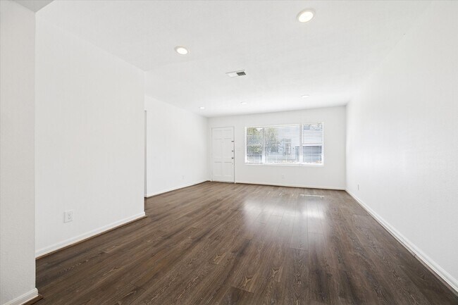 Foto del edificio - 4404 Vivian St