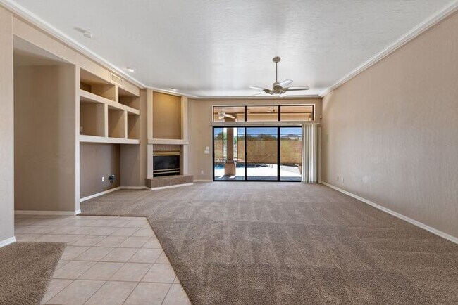 Building Photo - Nice Red Mountain home with 3 car garage a...