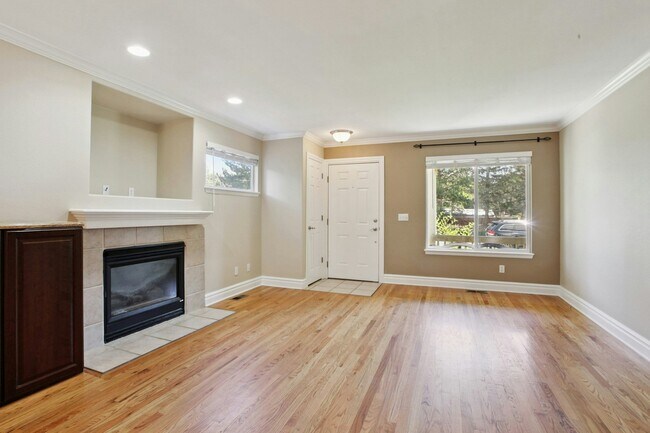 Foto del edificio - 2451 S Race St