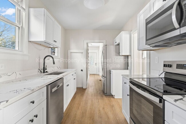 Foto del edificio - 3121 Vimy Ridge Ave