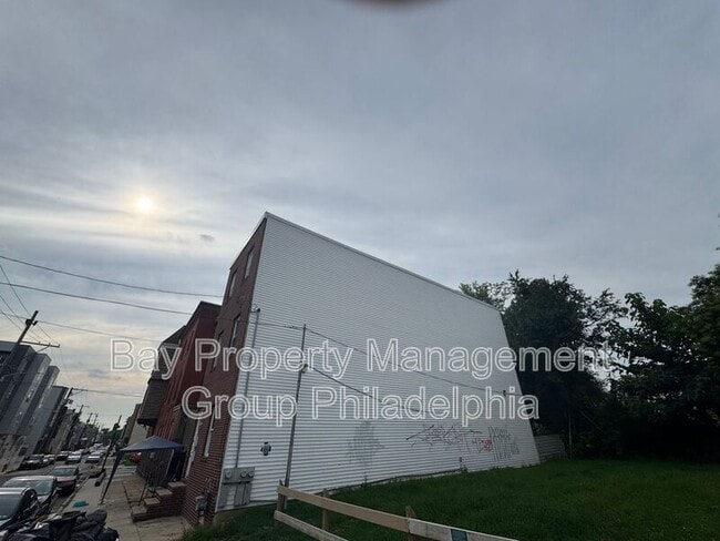 Building Photo - 1739 W Berks St