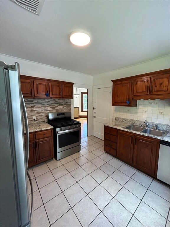 Primary Photo - 18 N Ash St