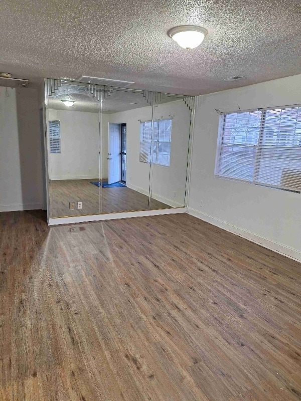Building Photo - 2531 Vincent Ave