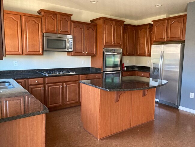 Cocina reformada - 8 Lamplighter Ln