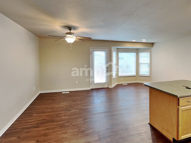 Building Photo - 917 Longleaf Dr