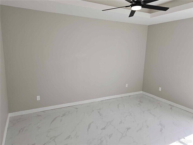 Building Photo - 5928 N Gira Del Sol