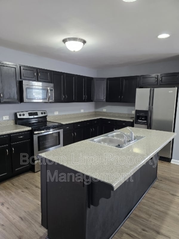 Building Photo - 912 Sherman St