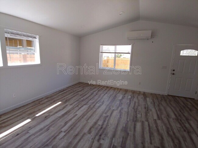 Foto del edificio - 921 NW Oak Ln