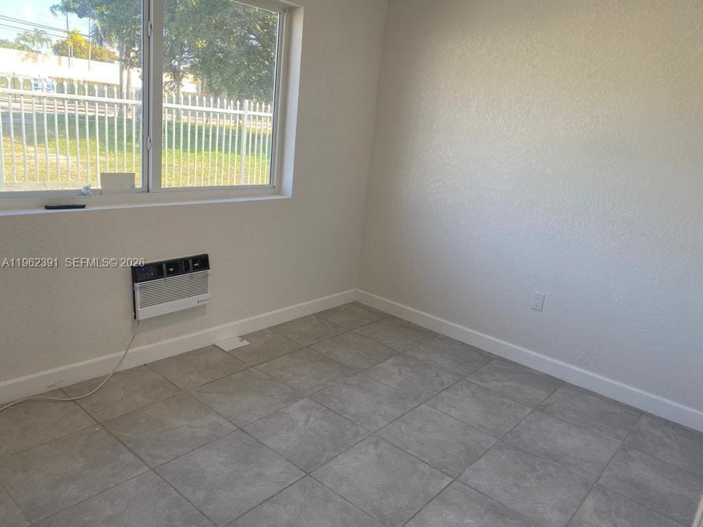 Building Photo - 10030 W Indigo St