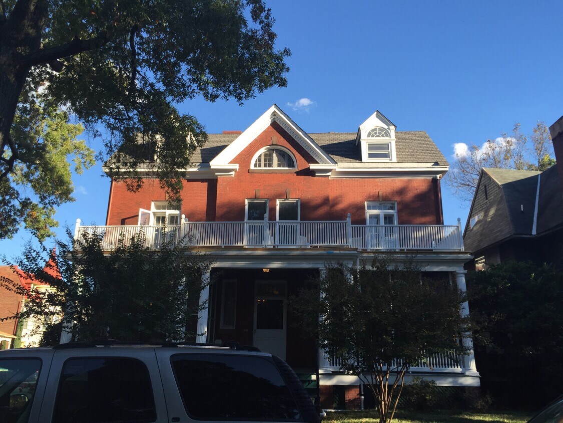 Primary Photo - 324 Colonial Ave
