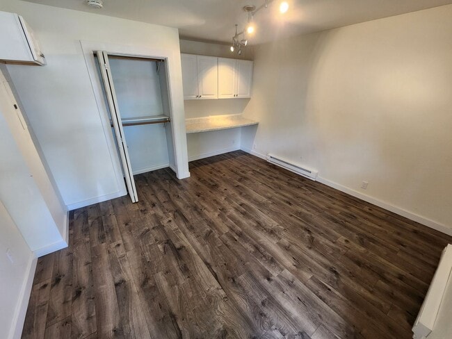 Building Photo - Charming home in Polson
