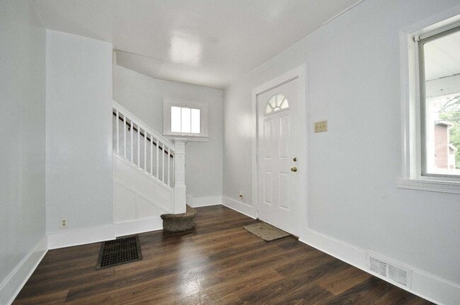 Building Photo - Charming 3-bedroom, 1-bathroom house locat...
