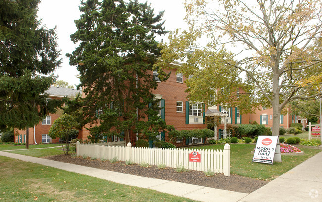 Building Photo - University Village